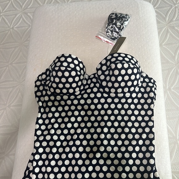 COPY - NWT J. Crew Convertible One Piece Swimsuit Polka Dots Size 2 - Picture 3 of 5